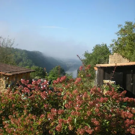 Les Glycines Hébergement de vacances *